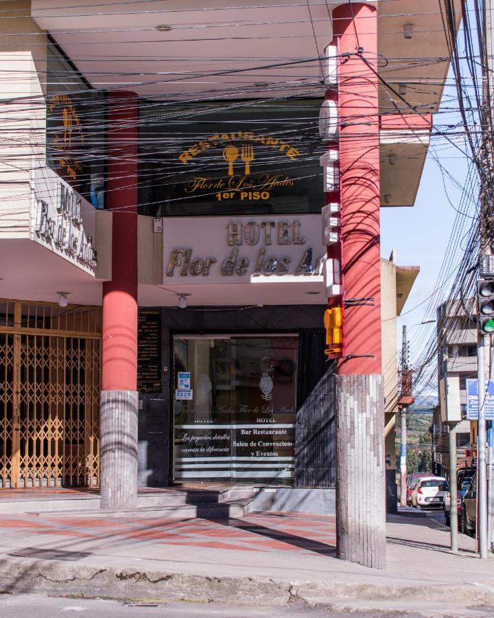 Hotel Flor De Los Andes Tulcán Esterno foto