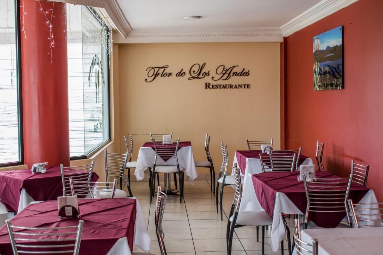 Hotel Flor De Los Andes Tulcán Esterno foto