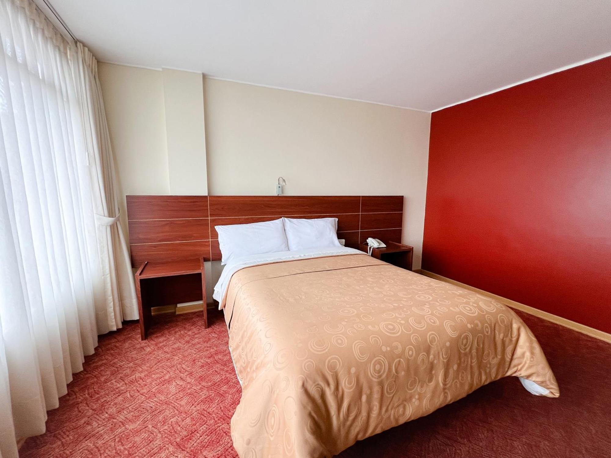 Hotel Flor De Los Andes Tulcán Esterno foto